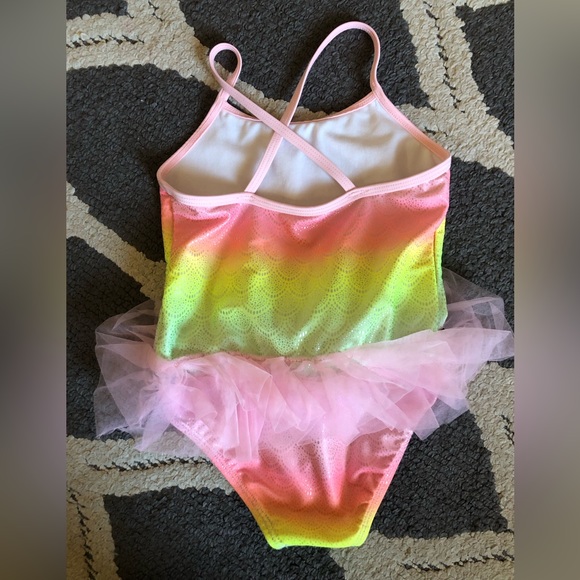 * BUNDLE * girls swimsuit and swimsuit coverup - Picture 3 of 8